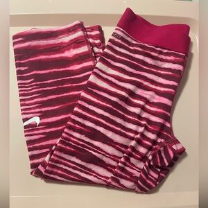Nike Pro Leggings Mid Calf - Pink and White